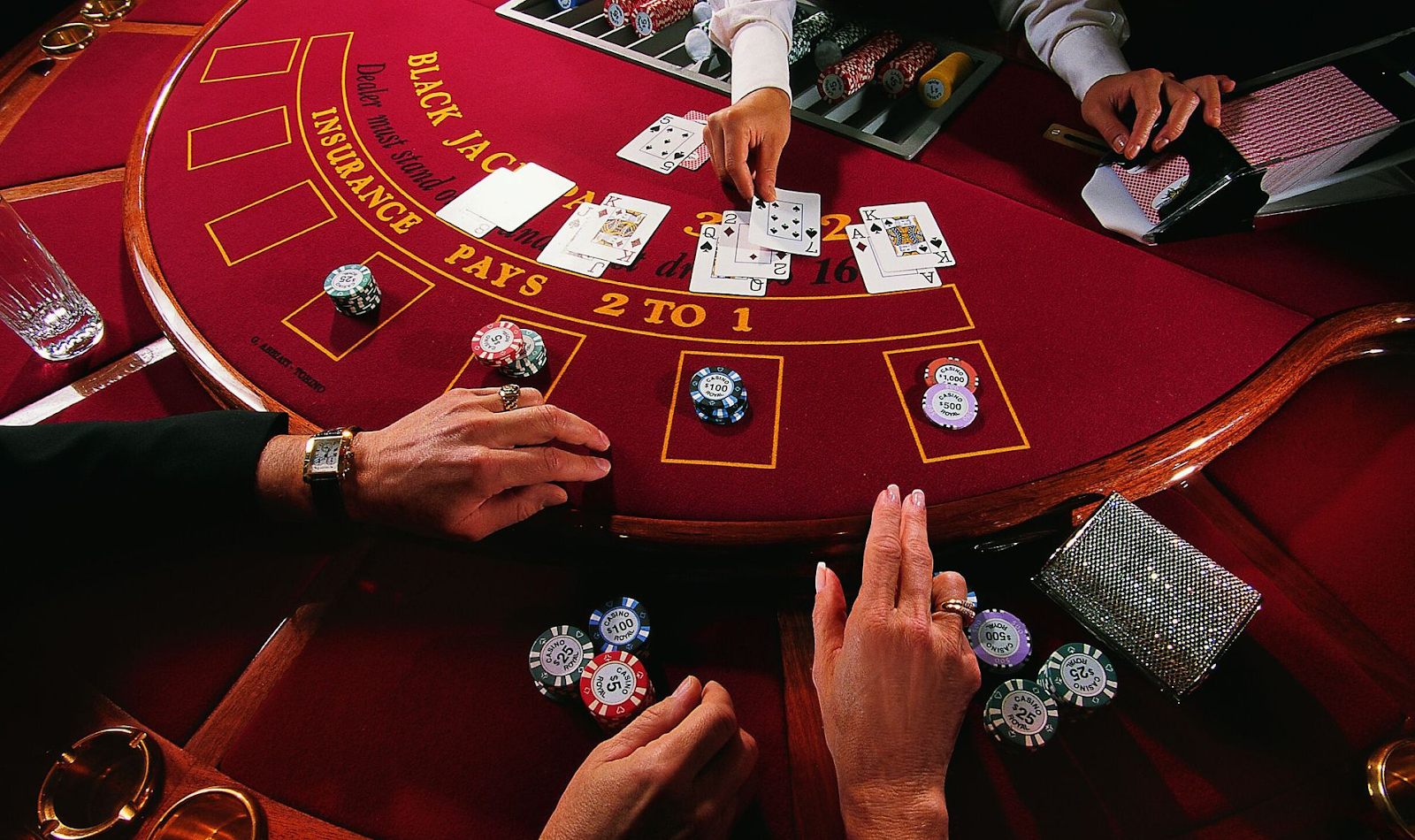 Phương pháp vào tiền cược chơi bài Baccarat hiệu quả